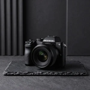 Câmera Mirrorless Full-Frame Compacta